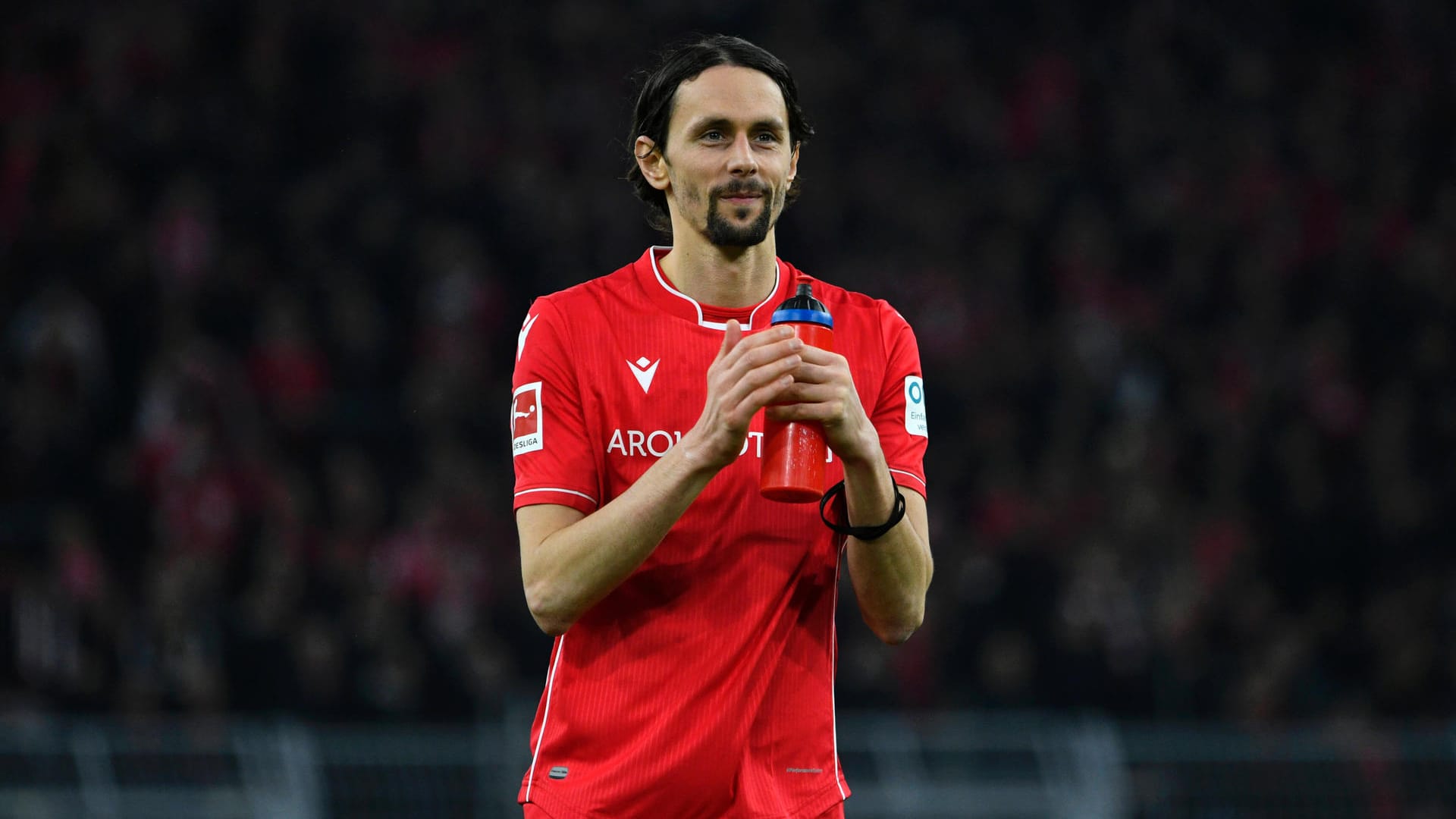 Neven Subotic engagiert sich auch in der Spielergewerkschaft FIFPro des Weltverbands Fifa: Auch die FIFPro rät zu einem Rahmentarifvertrag.