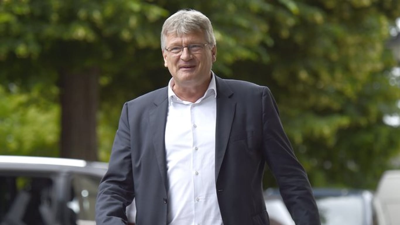 Jörg Meuthen, AfD-Parteichef, auf dem Weg zum nicht-öffentlichen AfD-Bundeskonvent im sächsische Lommatzsch.