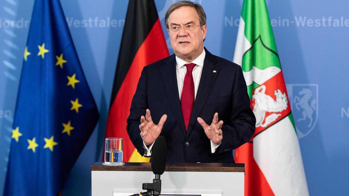 Armin Laschet: Der Ministerpräsident von Nordrhein-Westfalen spricht während einer Pressekonferenz zum Corona-Massenausbruch im Schlachtbetrieb Tönnies.