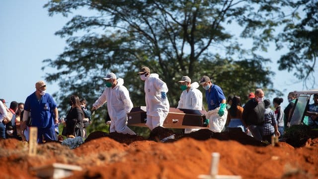 Brasilien hat die Marke von einer Million Infizierten durchbrochen. Brasilien hat die Marke von einer Million Infizierten durchbrochen.