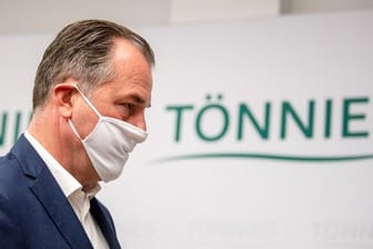 Auch Schalkes-Clubchef Clemens Tönnies muss in Quarantäne.