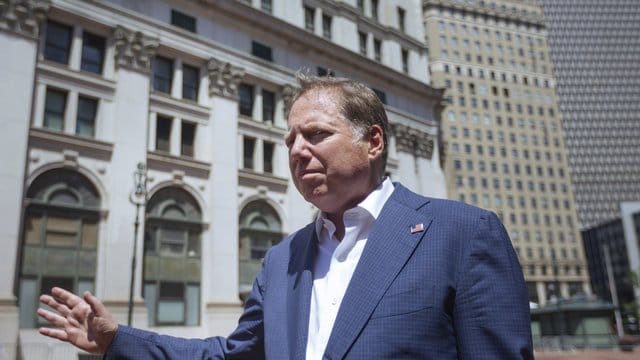 Der New Yorker Staatsanwalt Geoffrey Berman tritt nun doch zurück.