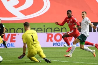 Edimilson Fernandes erzielt das Tor zum 3:1 für Mainz