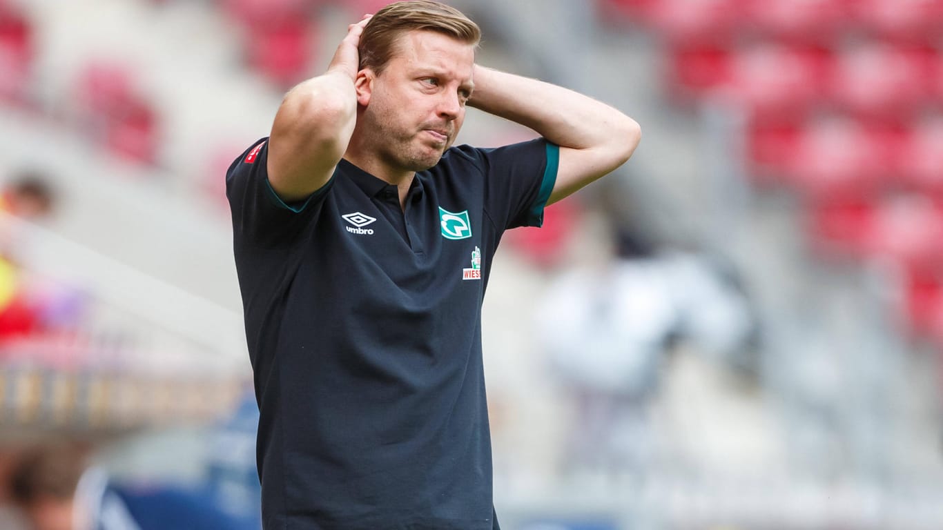Bestürzt: Werder-Trainer Florian Kohfeldt im Spiel gegen Mainz 05.