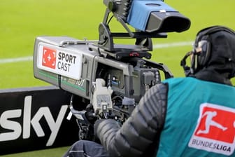 Nach dpa-Informationen bleibt Sky bis zur Saison 2024/2025 der wichtigste TV-Partner der Fußball-Bundesliga.