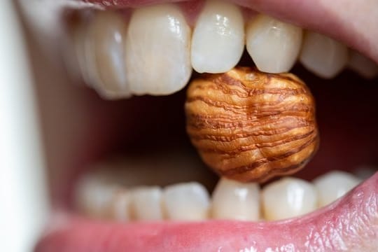 nach Schätzungen haben etwa drei Prozent der Erwachsenen und vier bis sechs Prozent der Kinder in Deutschland eine Nahrungsmittelallergie.