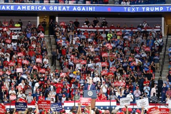 Präsident Donald Trump in Tulsa: Zu der Kundgebung kamen weniger Menschen, als angenommen.