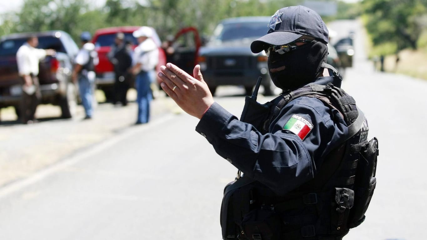 Polizei in Jalisco: In dem mexikanischen Bundesstaat sind 215 Leichen in Massengräbern gefunden worden.