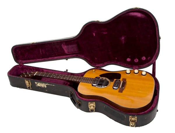 Diese Gitarre gehörte einst Kurt Cobain und wurde nun zum Rekordpreis versteigert.