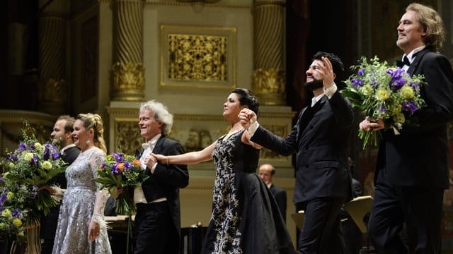 Die russische Sopranistin Anna Netrebko (4.