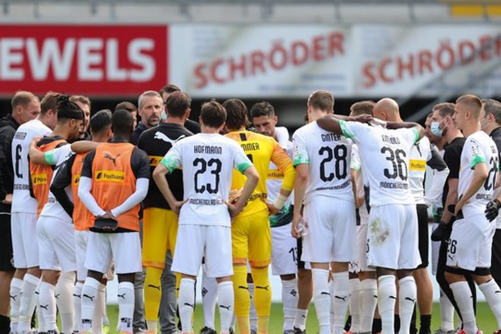Nach dem Spiel in Paderborn schworen sich die Gladbacher auf das Erreichen der Champions League ein.