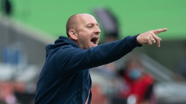 Duisburgs Trainer Torsten Lieberknecht war trotz des dritten Remis in Folge nicht unzufrieden. Duisburgs Trainer Torsten Lieberknecht war trotz des dritten Remis in Folge nicht unzufrieden.