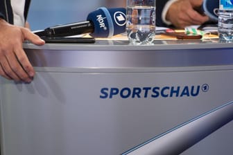 Traditionssendung: Die "Sportschau" wird offenbar auch ab 2021 Zusammenfassungen der Bundesligaspiele zeigen.