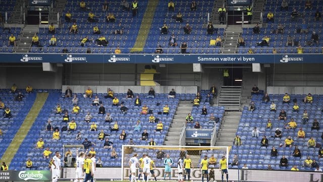 3000 Fans durften das Kopenhagen-Derby im Stadion verfolgen.