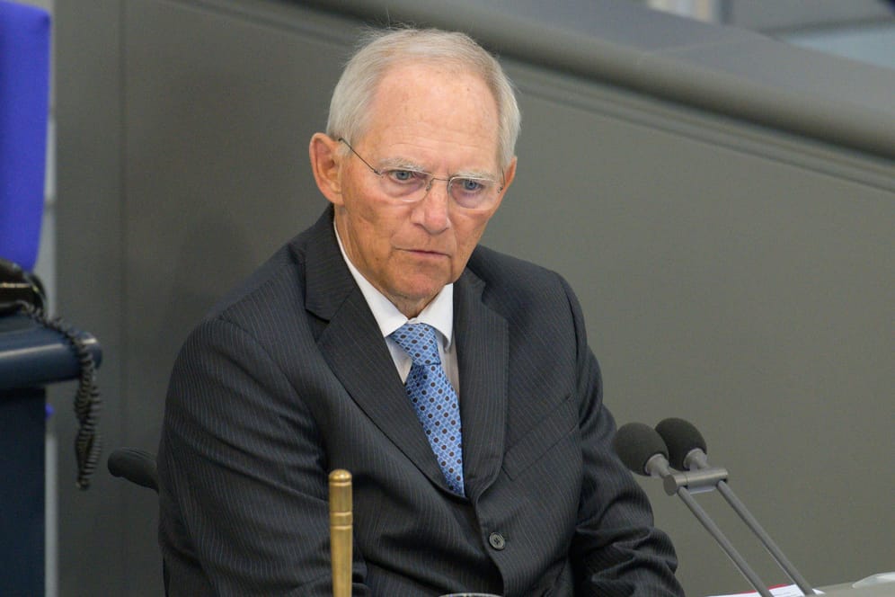 Wolfgang Schäuble: Der Bundestagspräsident kann in der Affäre um seinen Partei-Kollegen Amthor keinen Regelverstoß erkennen (Archivbild).