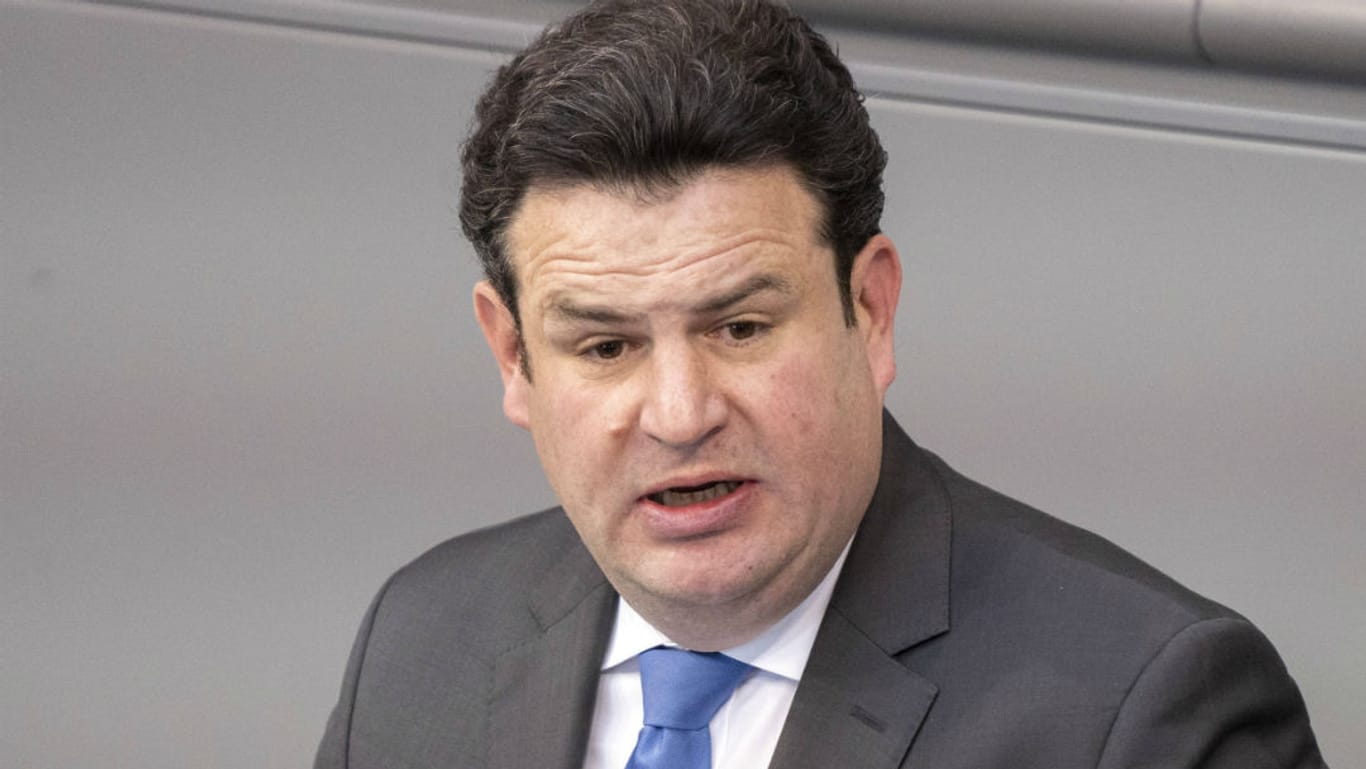 Hubertus Heil (SPD): Der Arbeitsminister fordert eine zivilrechtliche Haftung des Tönnies-Unternehmens.