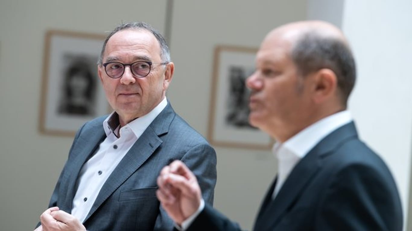 Pressekonferenz in der SPD-Zentrale: Norbert Walter-Borjans (L) und Olaf Scholz.