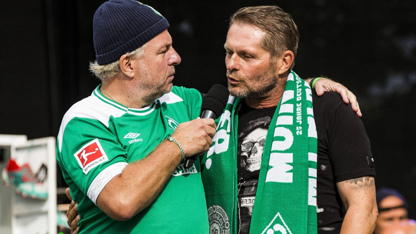 Werder-Legende über Kohfehld: Für Ex-Werder-Profi Uli Borowka (r.) ist bei einem möglichen Abstieg ein Trainerwechsel bei Werder Bremen unausweichlich.