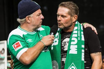 Werder-Legende über Kohfehld: Für Ex-Werder-Profi Uli Borowka (r.) ist bei einem möglichen Abstieg ein Trainerwechsel bei Werder Bremen unausweichlich.