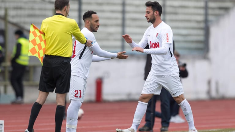 Dominik Weiß und Yasin Yilmaz von Türkgücü München: Der Klub steigt nun in die 3. Liga auf.
