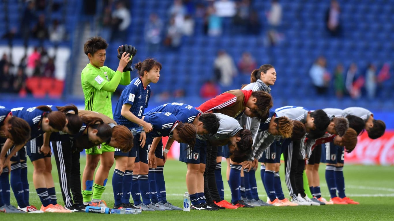 Die japanische Frauennationalmannschaft bei der WM in Frankreich (Archivbild): Wegen der Corona-Krise hat der japanische Fußballverband seine Bewerbung für die Frauen-WM 2023 zurückgezogen.
