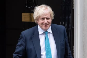 Boris Johnson will trotz Coronavirus die Pubs wieder eröffnen.