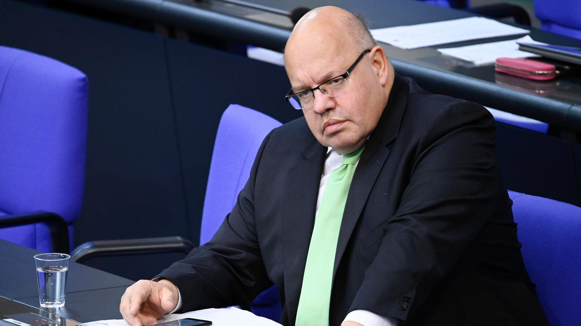 Peter Altmaier: Er rechne mit starken Verlusten für die Wirtschaft, so der Bundeswirtschaftsminister im Interview mit t-online.de.