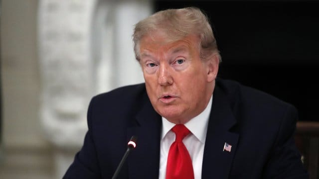US-Präsident Donald Trump weitet den Einwanderungsstopp in die USA aus. US-Präsident Donald Trump weitet den Einwanderungsstopp in die USA aus.