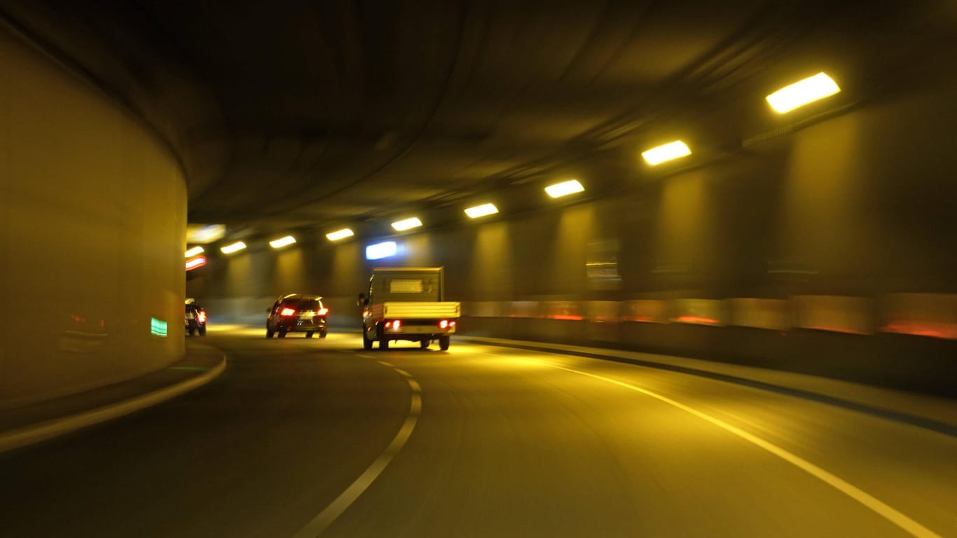 Autotunnel: Unzureichende Sicherheitsvorkehrungen im Tunnel können Leben gefährden.