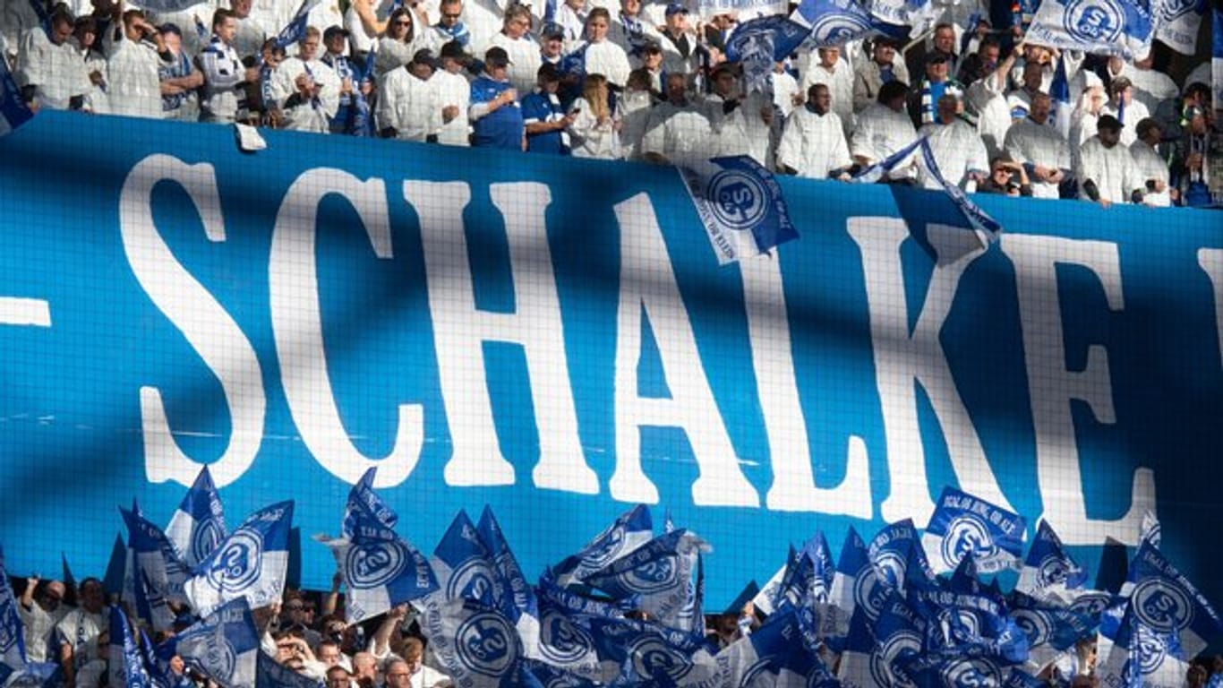 Die Schalke-Fans sorgen sich um ihren Club.