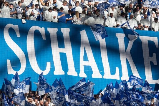 Die Schalke-Fans sorgen sich um ihren Club.