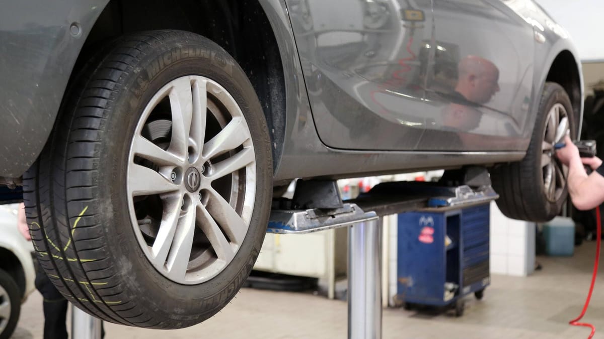 Auto-und-Sicherheit-Was-genau-ist-ein-Radsturz-am-Fahrzeug-
