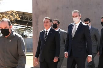 Jair Bolsonaro, Präsident von Brasilien, nimmt an einer Veranstaltung in Brasilia ohne Schutzmaske teil.