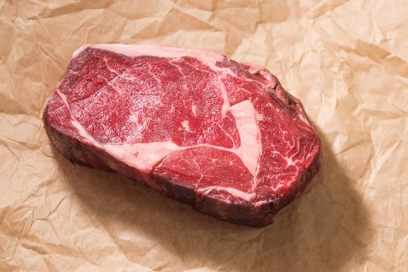 Steak: Die Farbe des Fleisches ist ein Qualitäts- und somit Frischemerkmal.