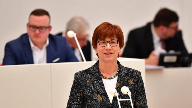 Kathrin Schneider (SPD), Ministerin und Chefin der Staatskanzlei (Archivbild): Wegen ihrer Krebserkrankung übernimmt der Staatssekretär Dr. Benjamin Grimm ihre Aufgaben.