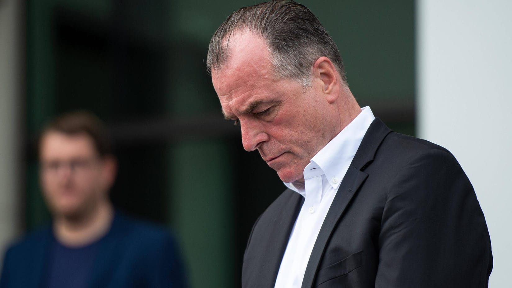 Tönnies-Geschäftsführer Clemens Tönnies: Adressen seiner Beschäftigten wurden von der Stadt Dortmund an zahlreiche Empfänger weitergeleitet. Grund für den Datenskandal ist der Ausbruch im Schlachthof Rheda-Wiedenbrück. Tönnies-Geschäftsführer Clemens Tönnies: Adressen seiner Beschäftigten wurden von der Stadt Dortmund an zahlreiche Empfänger weitergeleitet. Grund für den Datenskandal ist der Ausbruch im Schlachthof Rheda-Wiedenbrück.