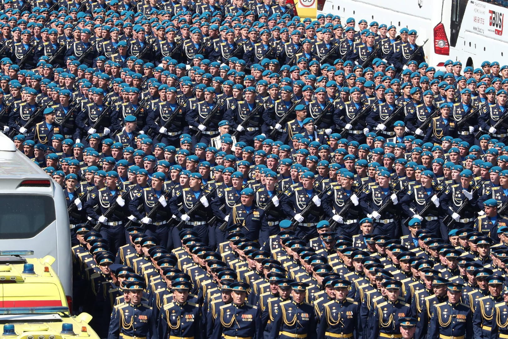 Moskau: Tausende Russische Soldaten sind bei der größten Parade der Landesgeschichte im Einsatz gewesen.