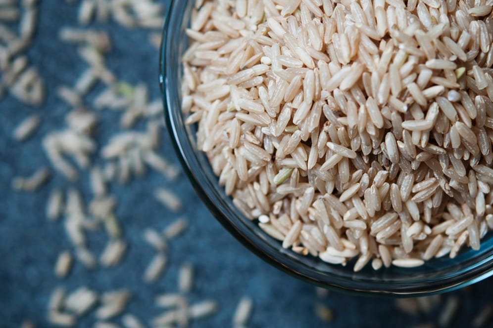 Reis: Ungeschälter Naturreis ist stärker mit Arsen belastet als geschälter Reis.