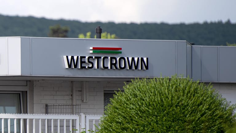 Die Westcrown-Zentrale in Dissen: Mitarbeiter dieser Firma könnten eine Schlüsselrolle beim Corona-Ausbruch bei Tönnies gespielt haben.