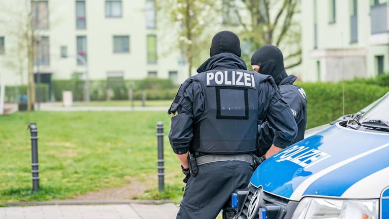 Einsatz der Polizei in NRW (Symbolfoto): Haben kriminelle Clans Hilfsgelder in der Corona-Krise kassiert?