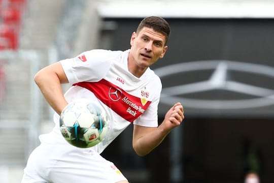 Mario Gomez während eines Spiels in Aktion