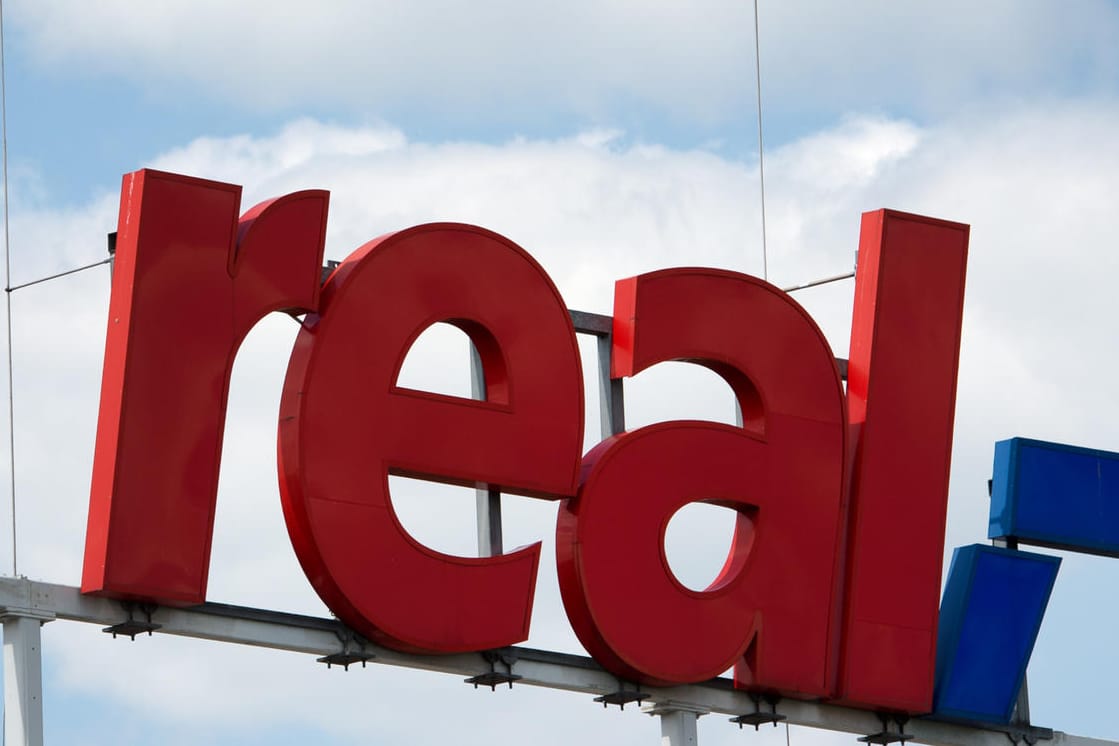 Real-Logo (Symbolbild): Die Supermarktkette ist ab Donnerstag russisch. Real-Logo (Symbolbild): Die Supermarktkette ist ab Donnerstag russisch.