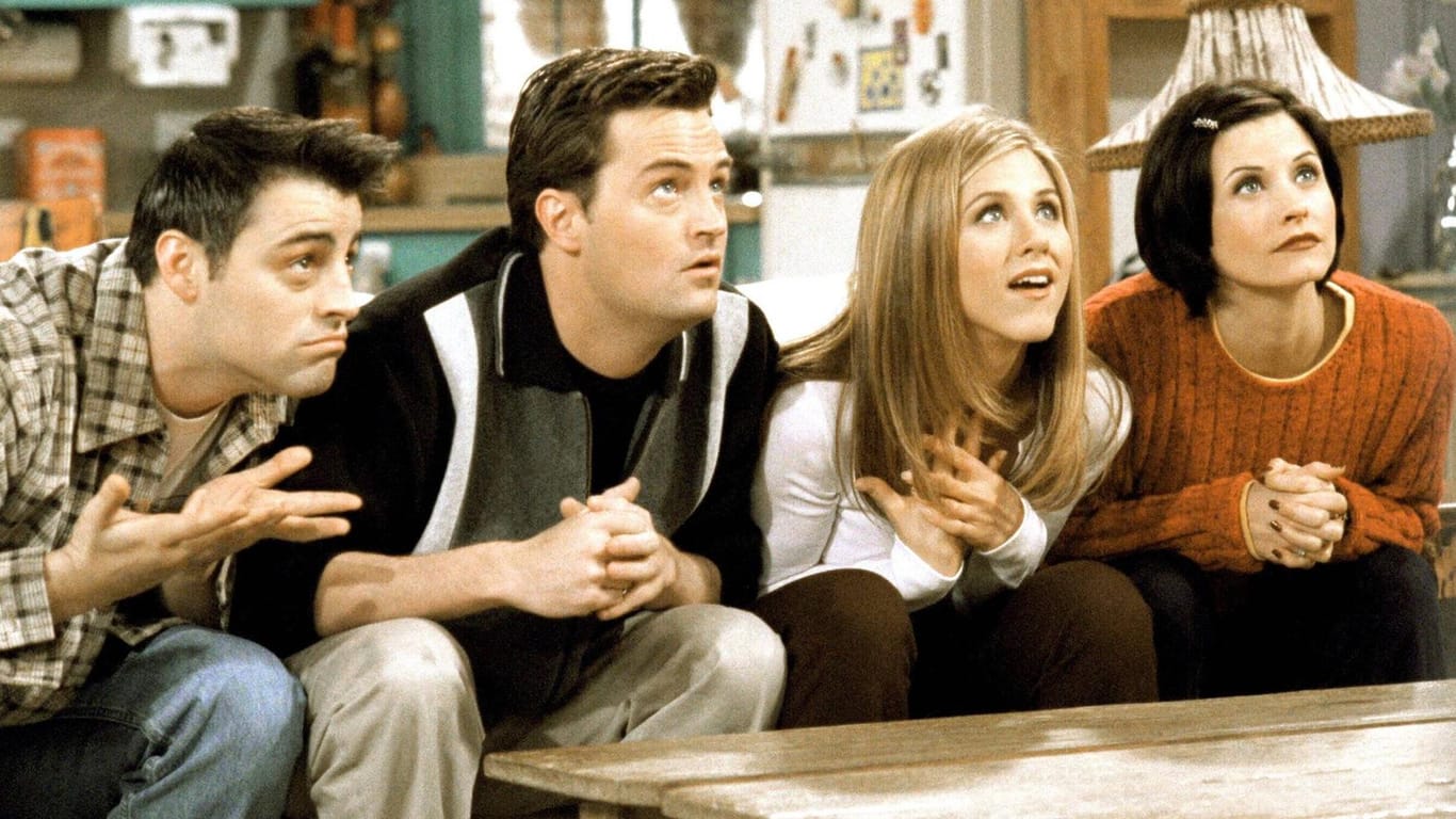 Matt LeBlanc, Matthew Perry, Jennifer Aniston und Courteney Cox: Sie spielten gemeinsam in der Serie "Friends". Hier sind sie in der Episode "The One With The Embryos", die im Januar 1998 erstausgestrahlt wurde.