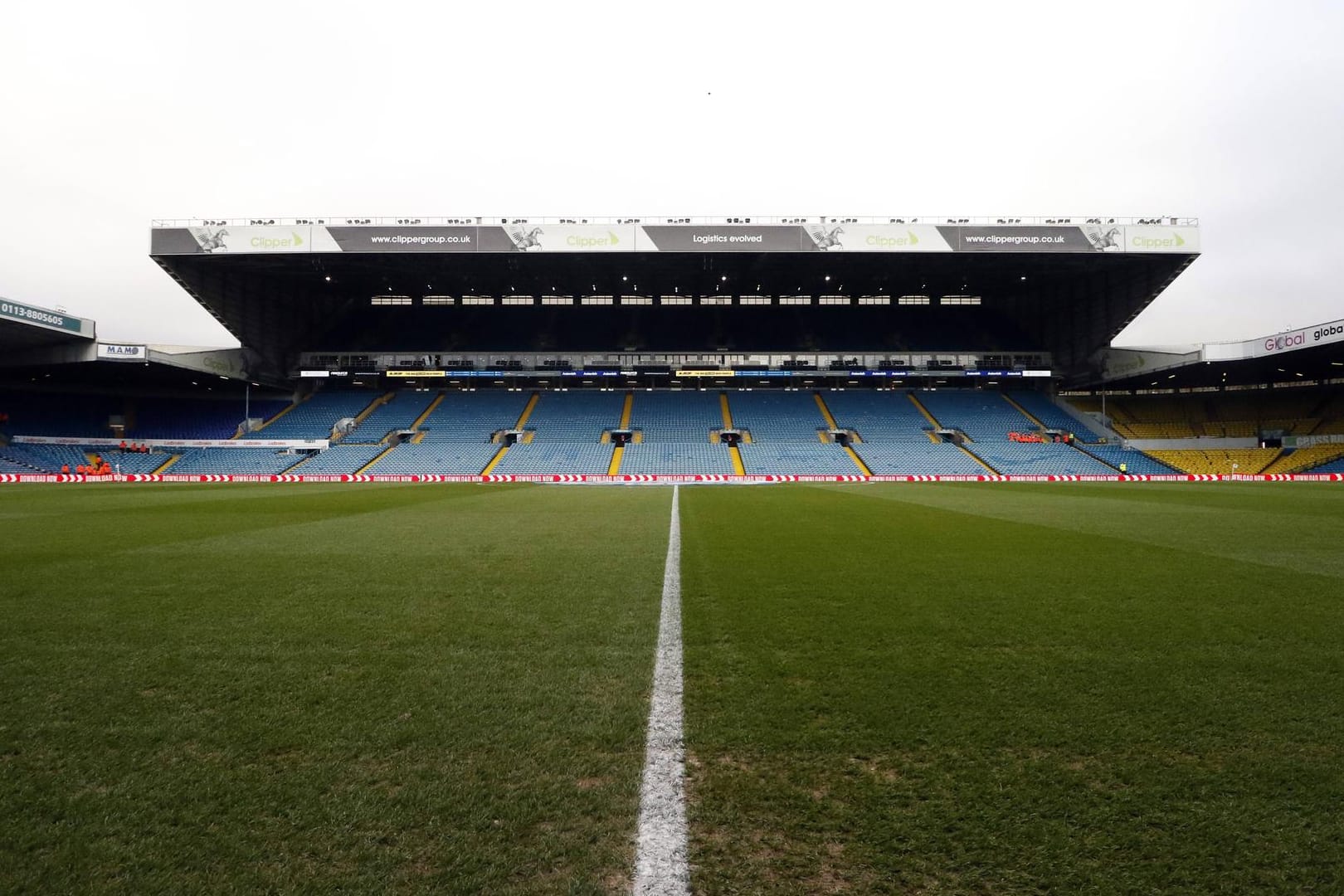 Leeds Stadion: Pappaufsteller sollten die Fans, die wegen der Corona-Pandemie nicht zu Spielen erscheinen konnten, ersetzen.