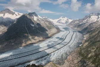 Der Grosse Aletschgletscher in der Schweiz wird immer kleiner.