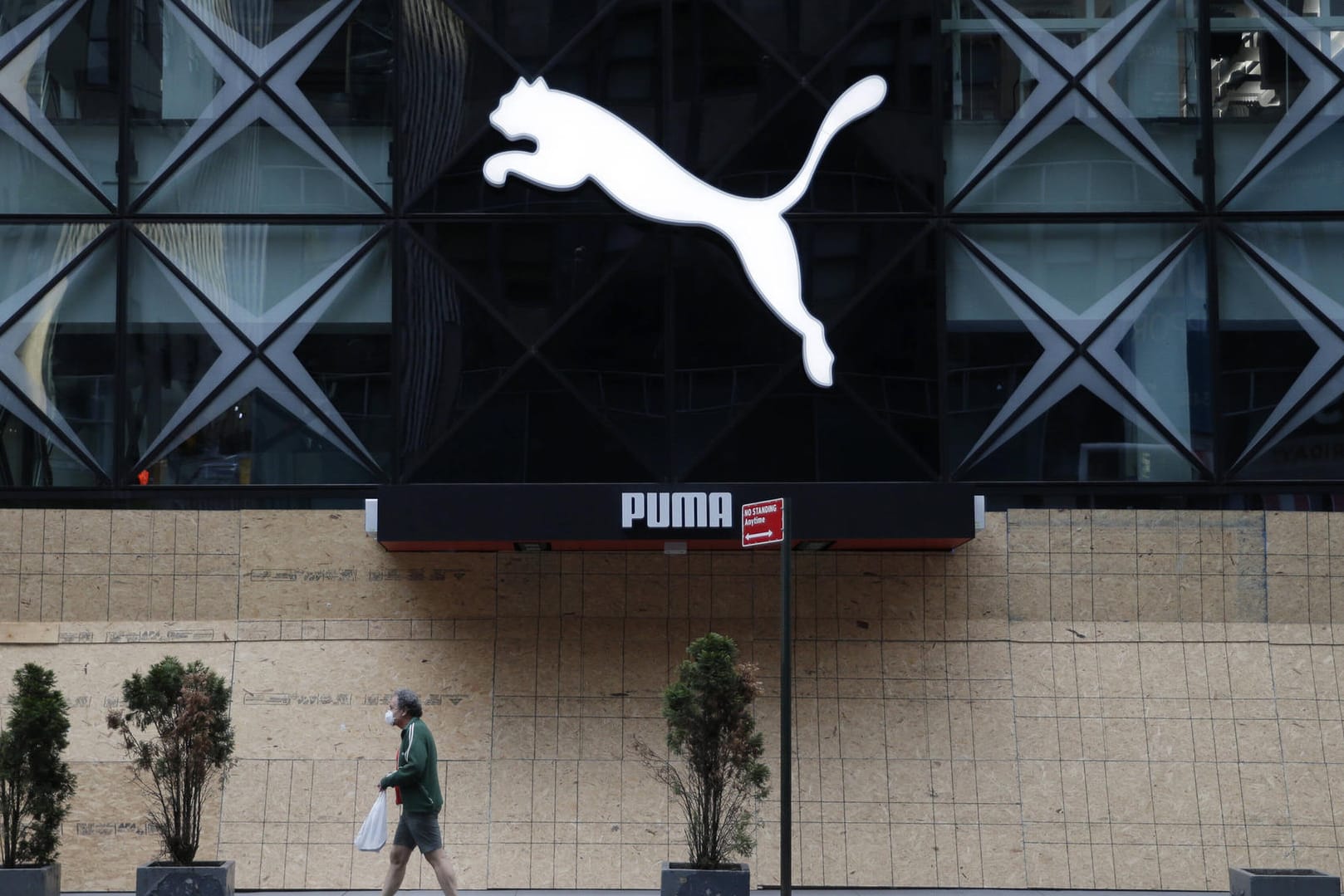 Ein Puma-Geschäft in den USA (Symbolbild): Der Enkel des Puma-Gründers, Frank Dassler, ist gestorben. Ein Puma-Geschäft in den USA (Symbolbild): Der Enkel des Puma-Gründers, Frank Dassler, ist gestorben.