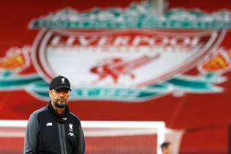 Jürgen Klopp kann mit dem FC Liverpool vor dem Fernseher Meister werden.