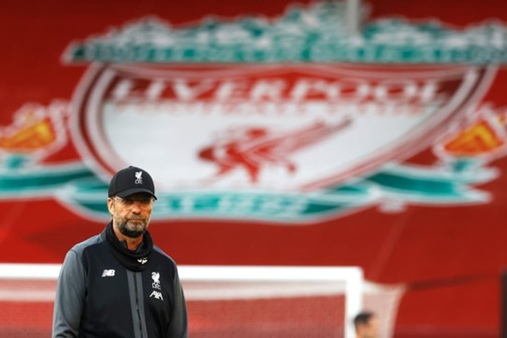 Jürgen Klopp kann mit dem FC Liverpool vor dem Fernseher Meister werden.