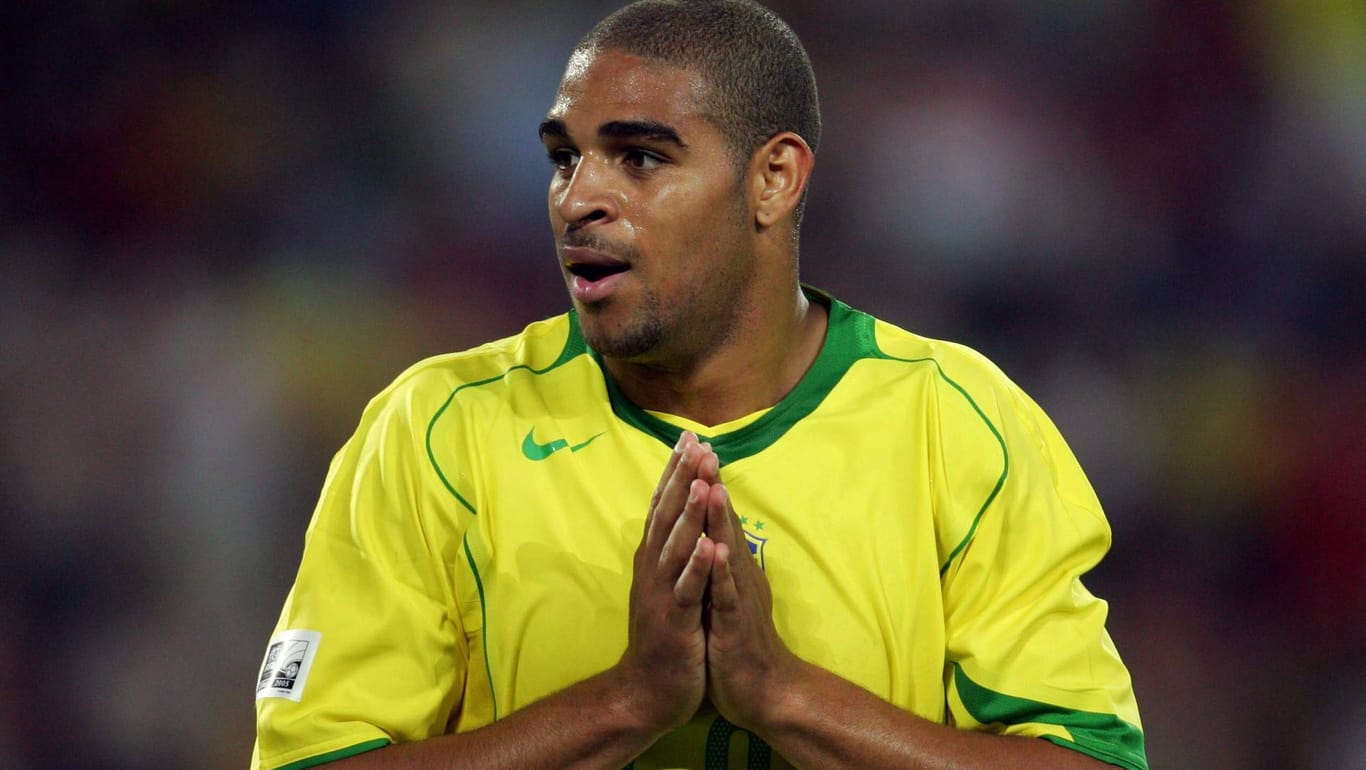 Bewegte Karriere: Adriano 2005 im Trikot der brasilianischen Nationalmannschaft.