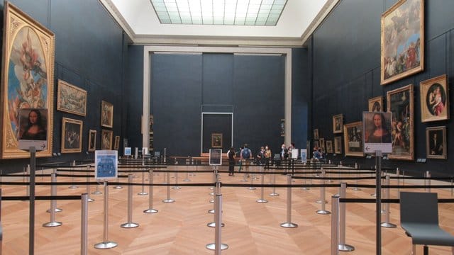 Die "Mona Lisa" ganz neu sehen: Der Louvre öffnet nach der Corona-Zwangspause wieder seine Türen. Die "Mona Lisa" ganz neu sehen: Der Louvre öffnet nach der Corona-Zwangspause wieder seine Türen.